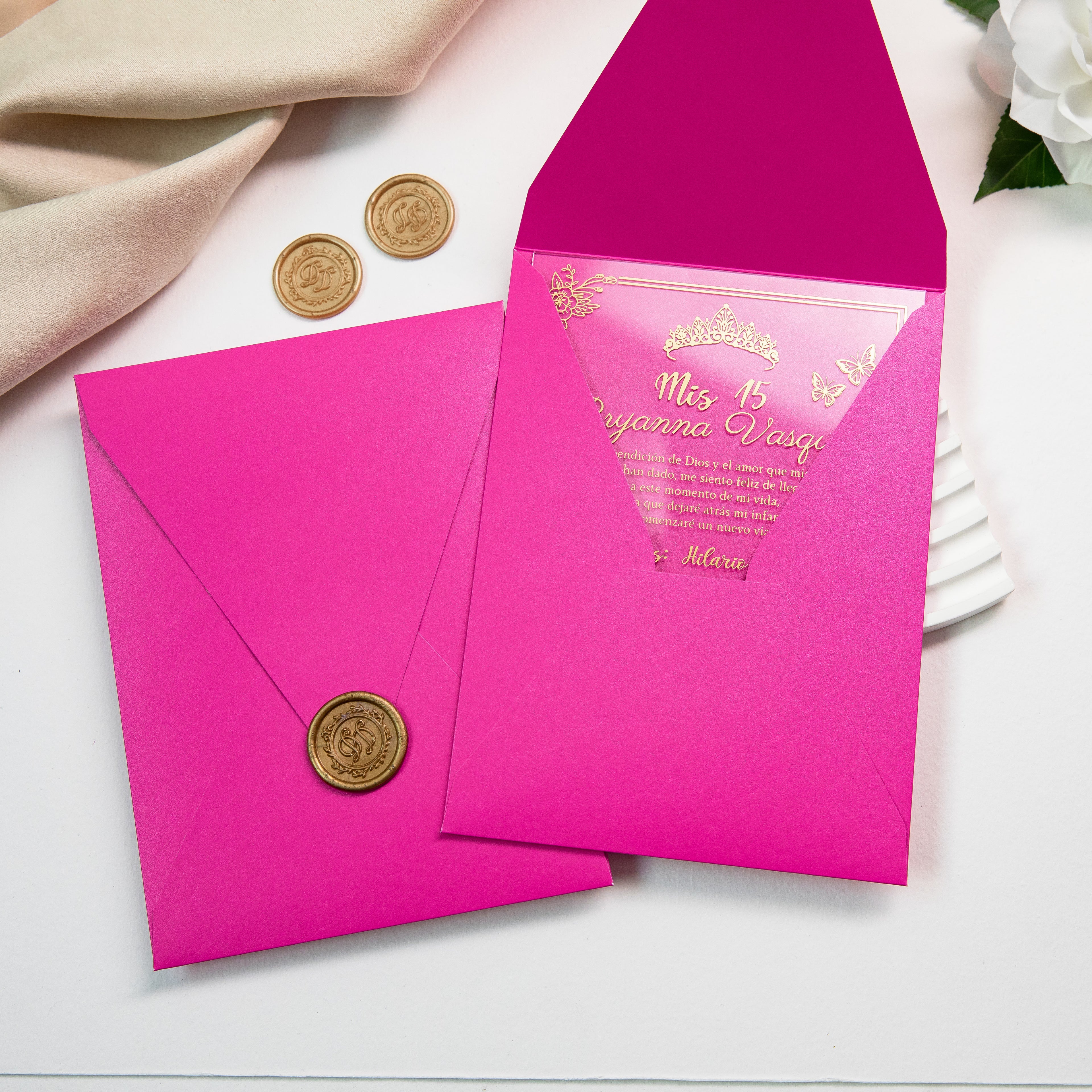 PONATIA 1mm/0.04'' Foil Print in Gold Clear Acrylic  Quinceanera Invitation Cards  and Fuchsia Envelopes