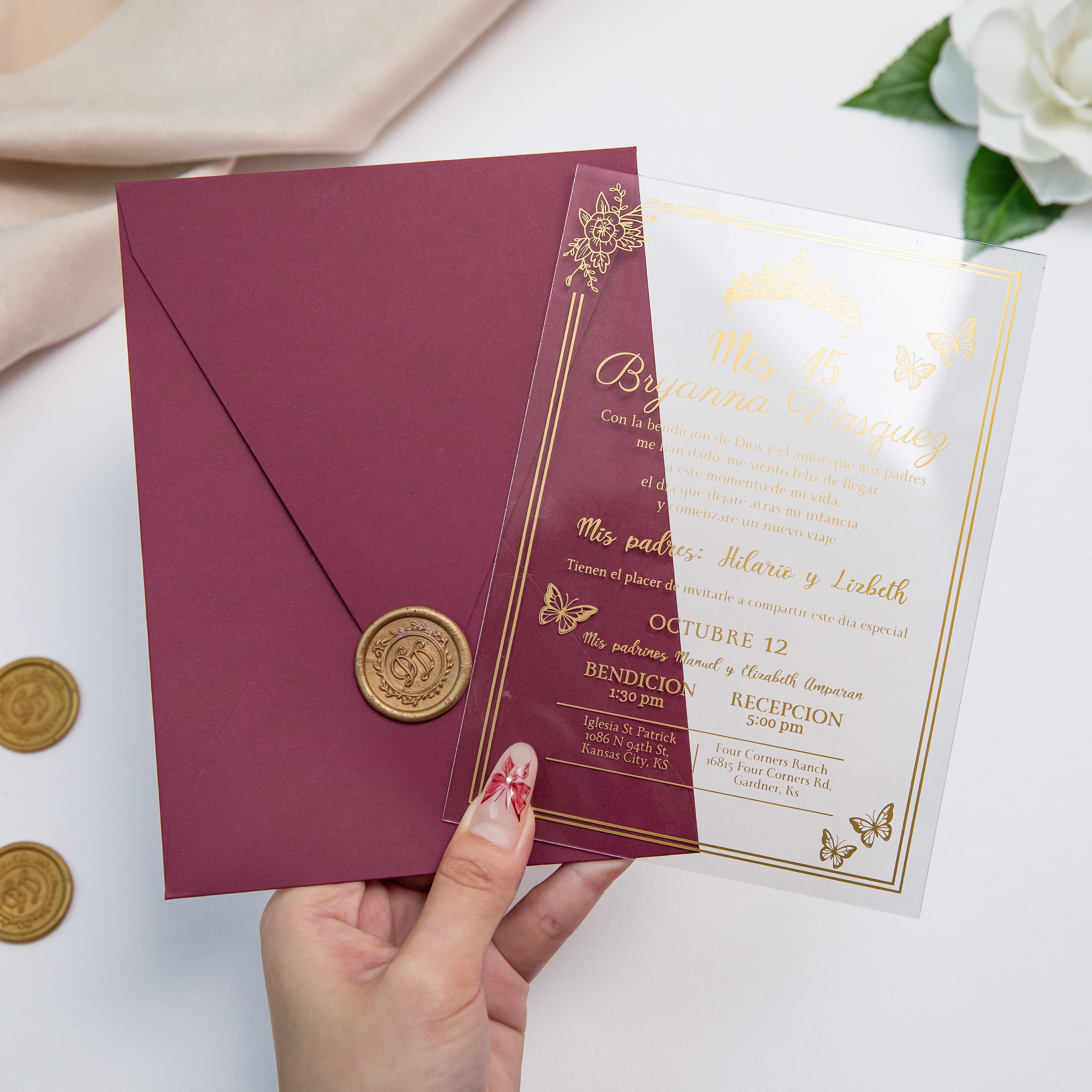 PONATIA 1mm/0.04'' Foil Print in Gold Clear Acrylic  Quinceanera Invitation Cards  and Burgundy Envelopes