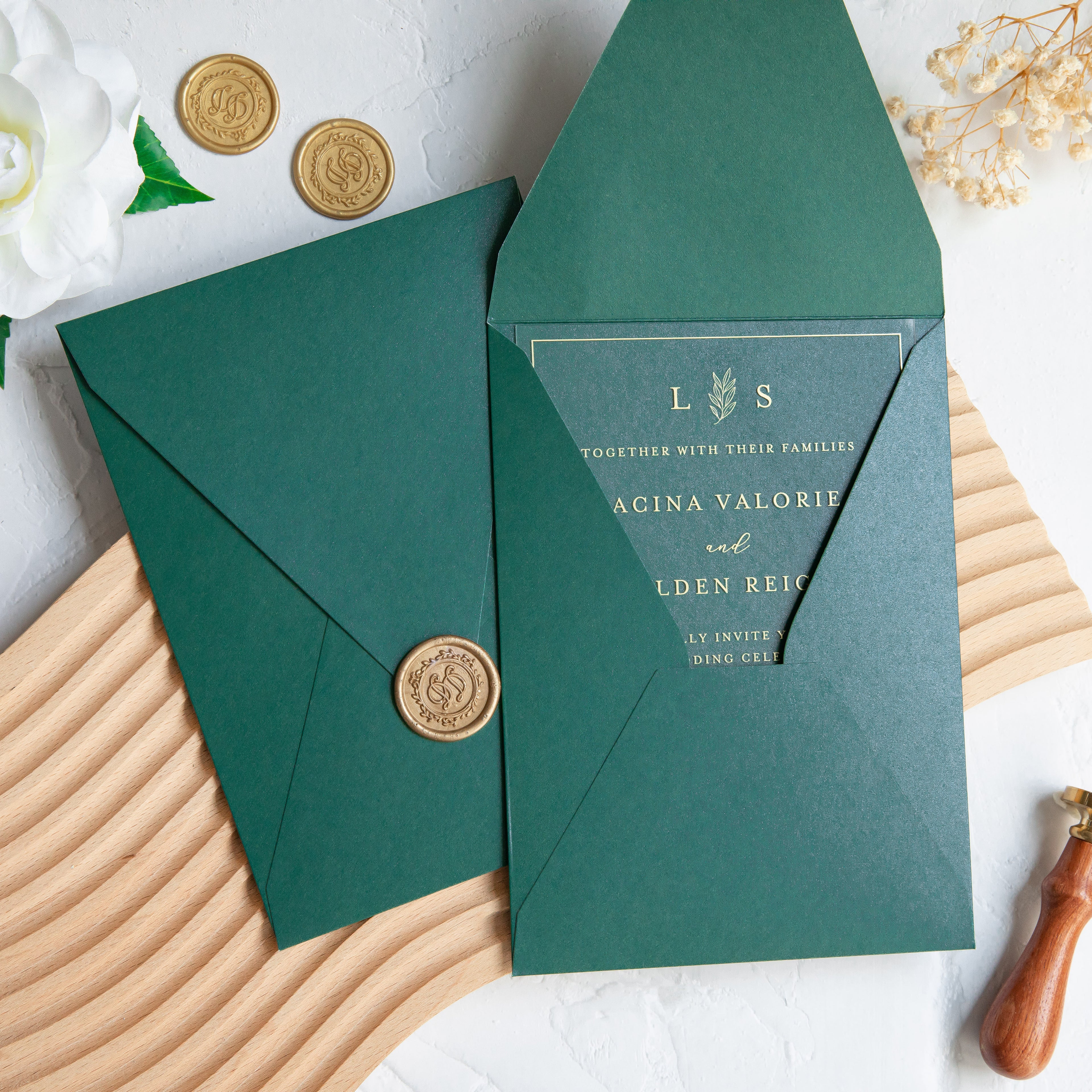 PONATIA 1mm/0.04'' Foil Print in Gold Clear Acrylic Wedding Invitation Cards and Emerald Green Envelopes