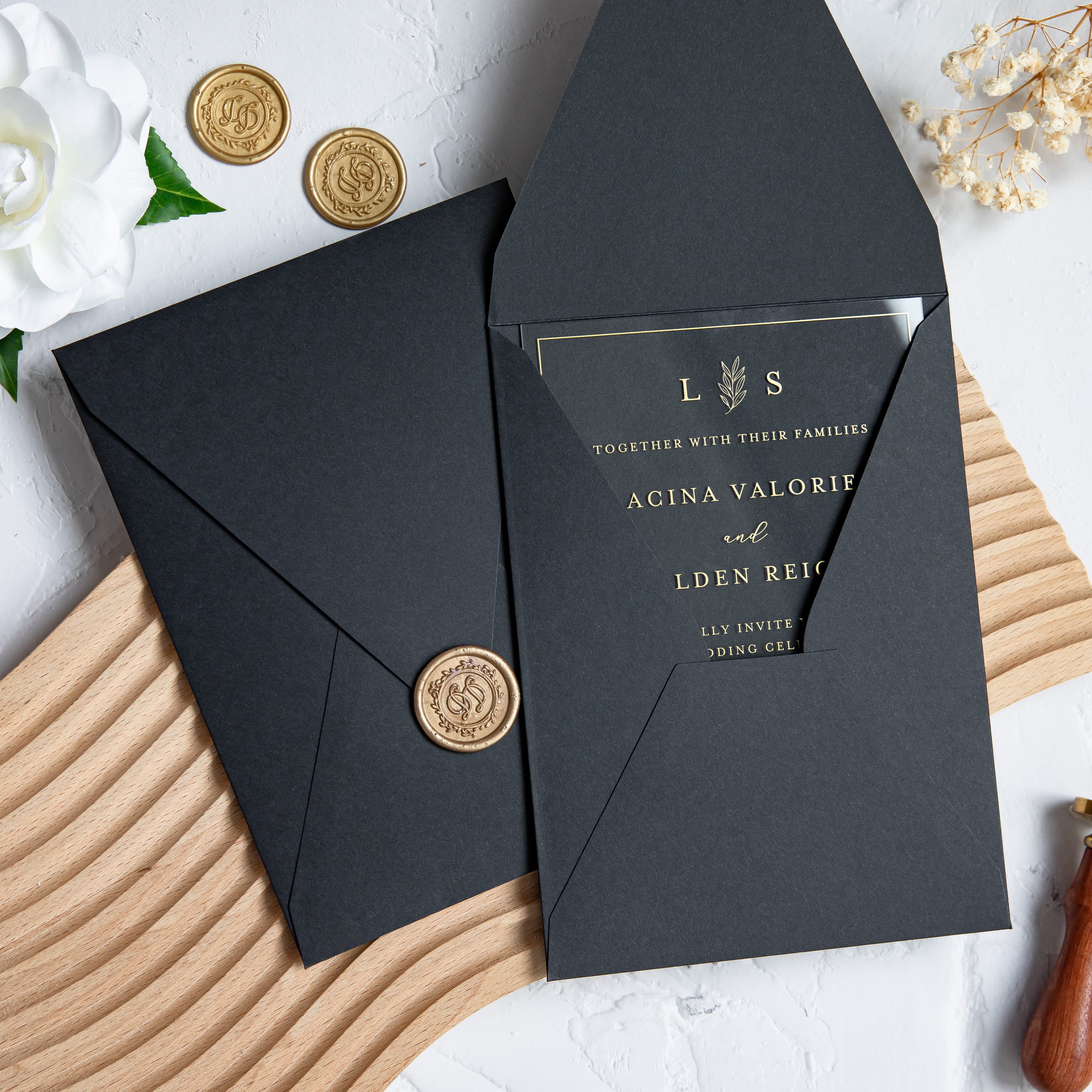 PONATIA 1mm/0.04'' Foil Print in Gold Clear Acrylic Wedding Invitation Cards and Black Envelopes